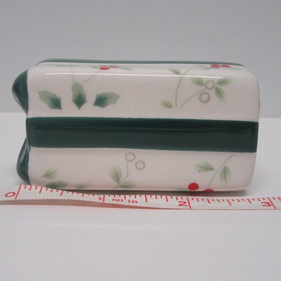 NEW! Pfaltzgraff Winterberry Figural Salt & Pepper Shakers - Christmas Gifts - Picture 5 of 6